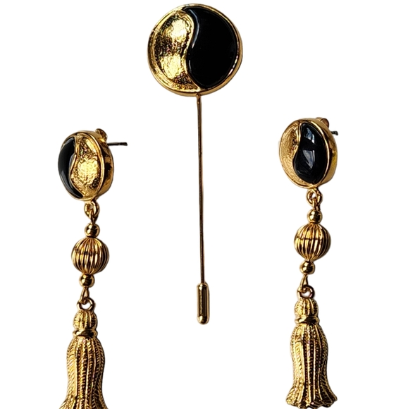 Avon Lapel Pin and Earring Set - Picture 1 of 5
